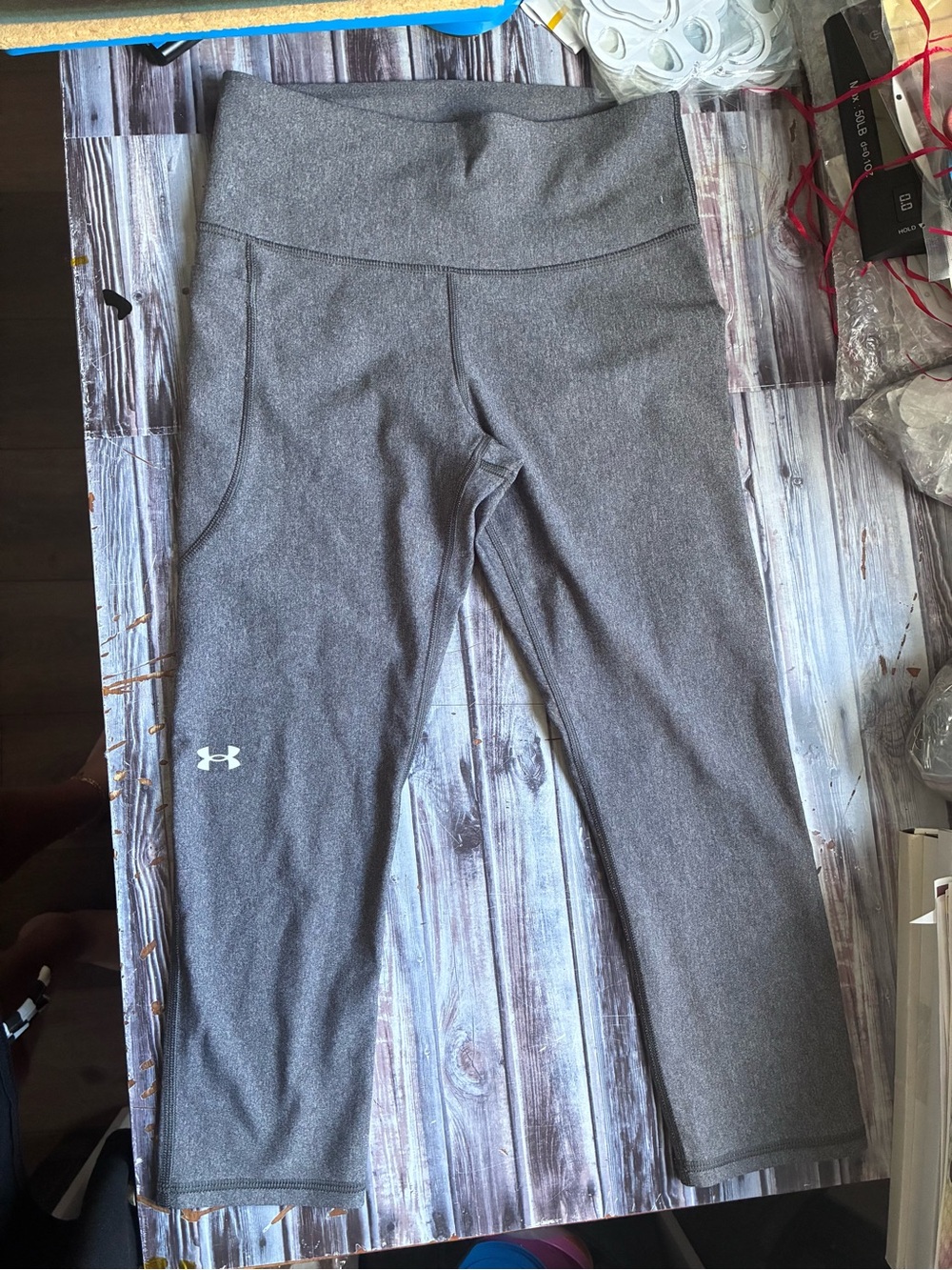 Under Armour Women's Heather Gray Capri Leggings with Side Pockets